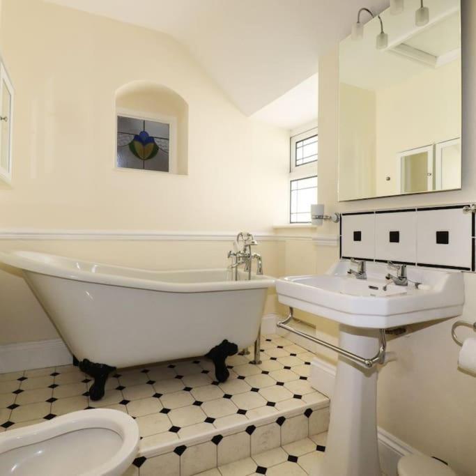 Gorgeous House In Newquay Walking Distance From Fistral Beach Esterno foto