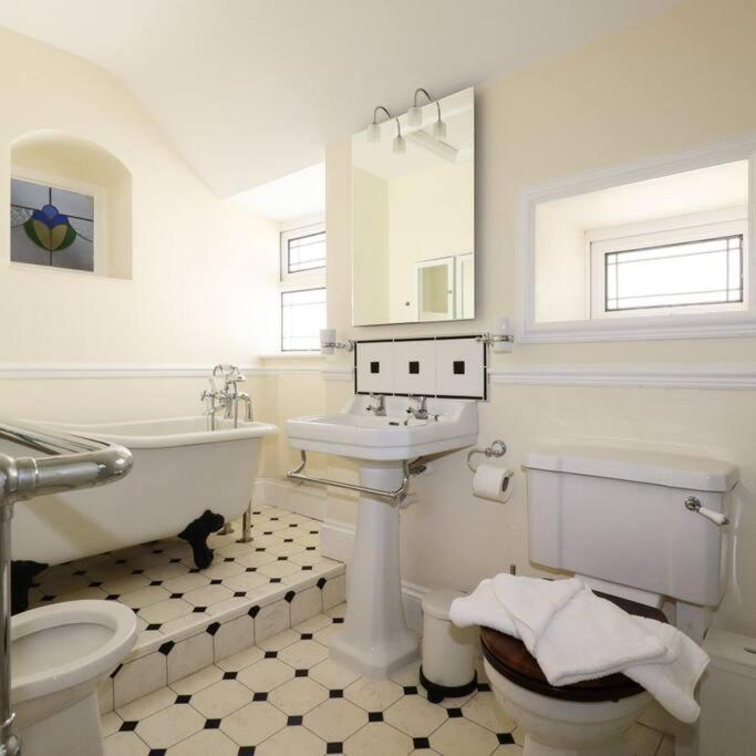 Gorgeous House In Newquay Walking Distance From Fistral Beach Esterno foto